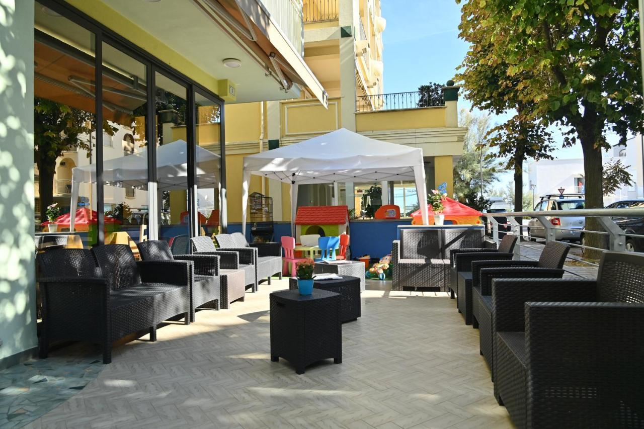 Hotel Italy Misano Adriatico Exterior photo
