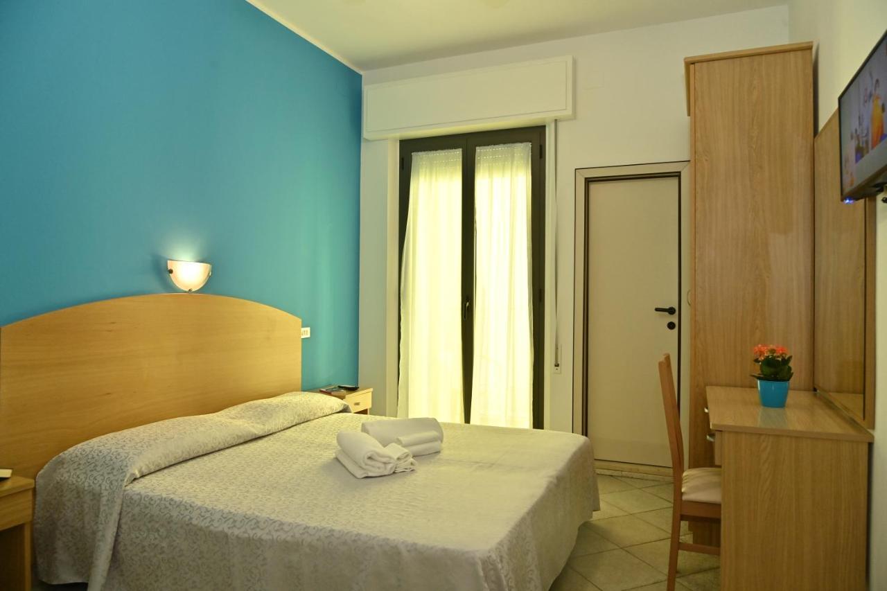 Hotel Italy Misano Adriatico Exterior photo