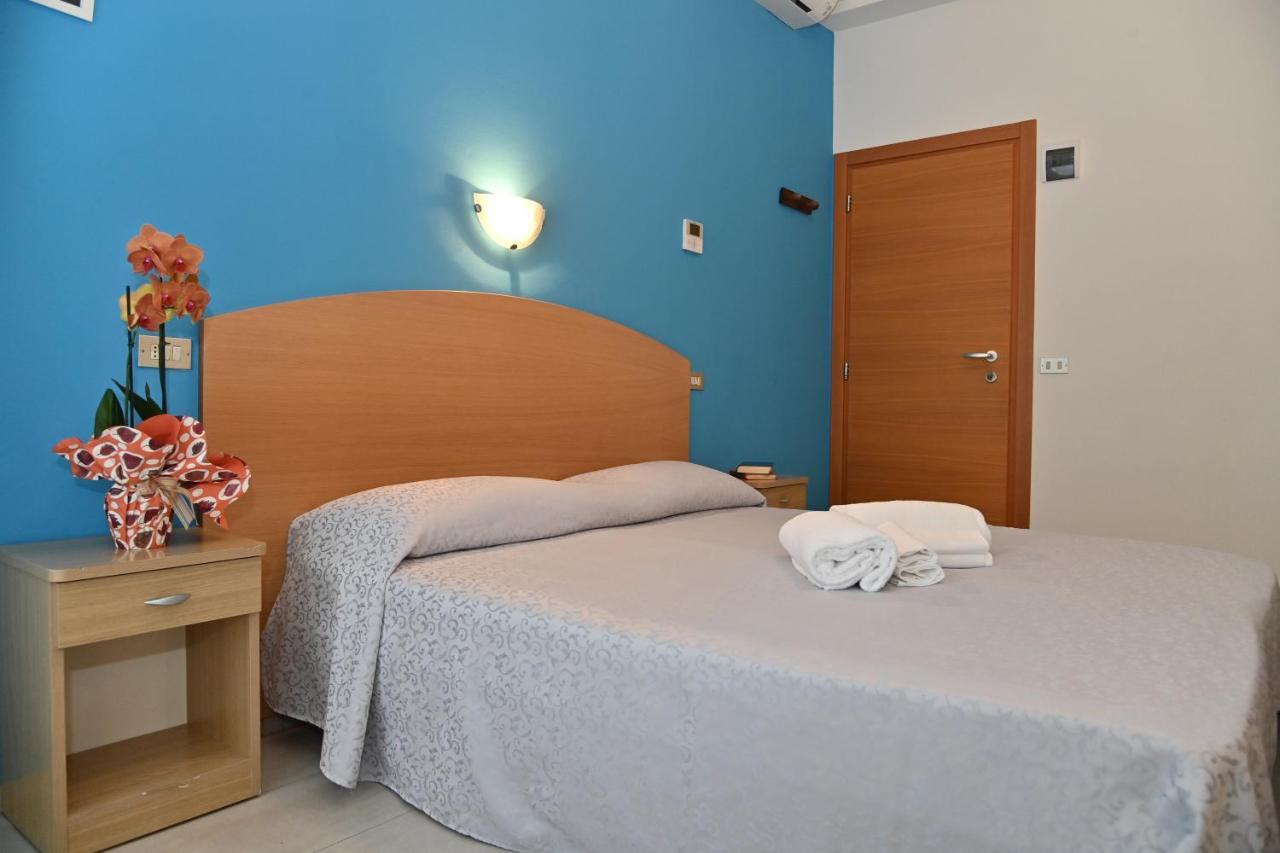 Hotel Italy Misano Adriatico Exterior photo