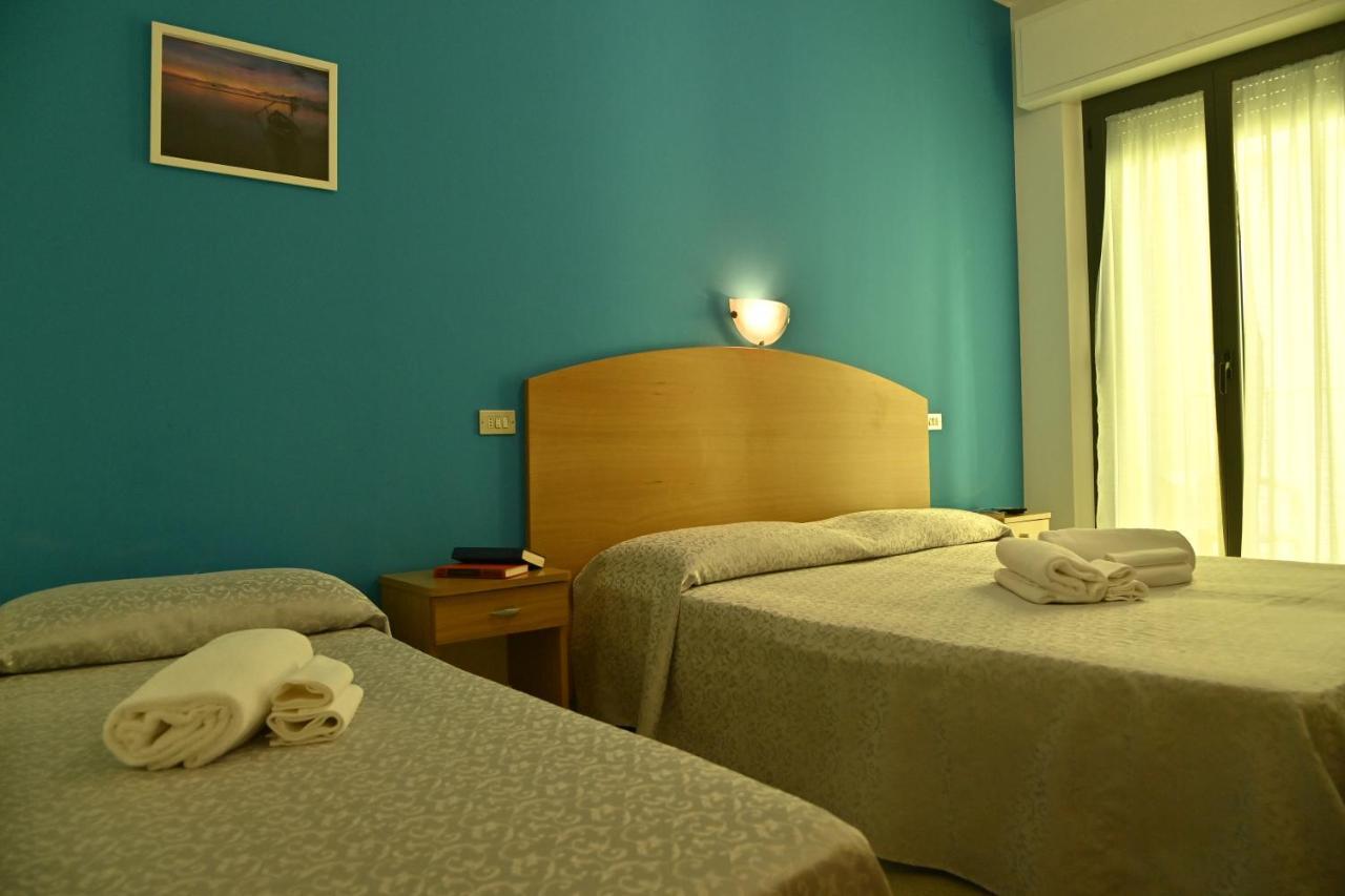 Hotel Italy Misano Adriatico Exterior photo