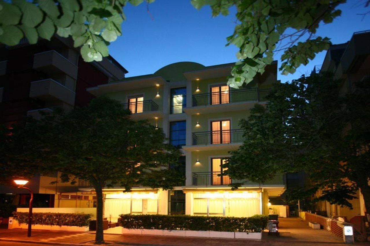 Hotel Italy Misano Adriatico Exterior photo